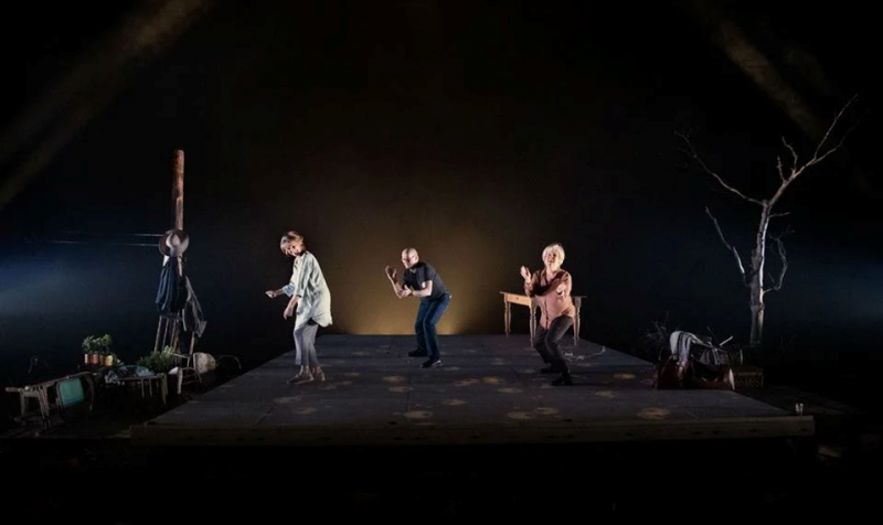 Les Enfants, mise en scène de Marie-Hélène Gendreau, avec Chantal Baril, Germain Houde et Danielle Proulx au Théâtre Jean-Duceppe, février-mars 2020, Montréal. 
